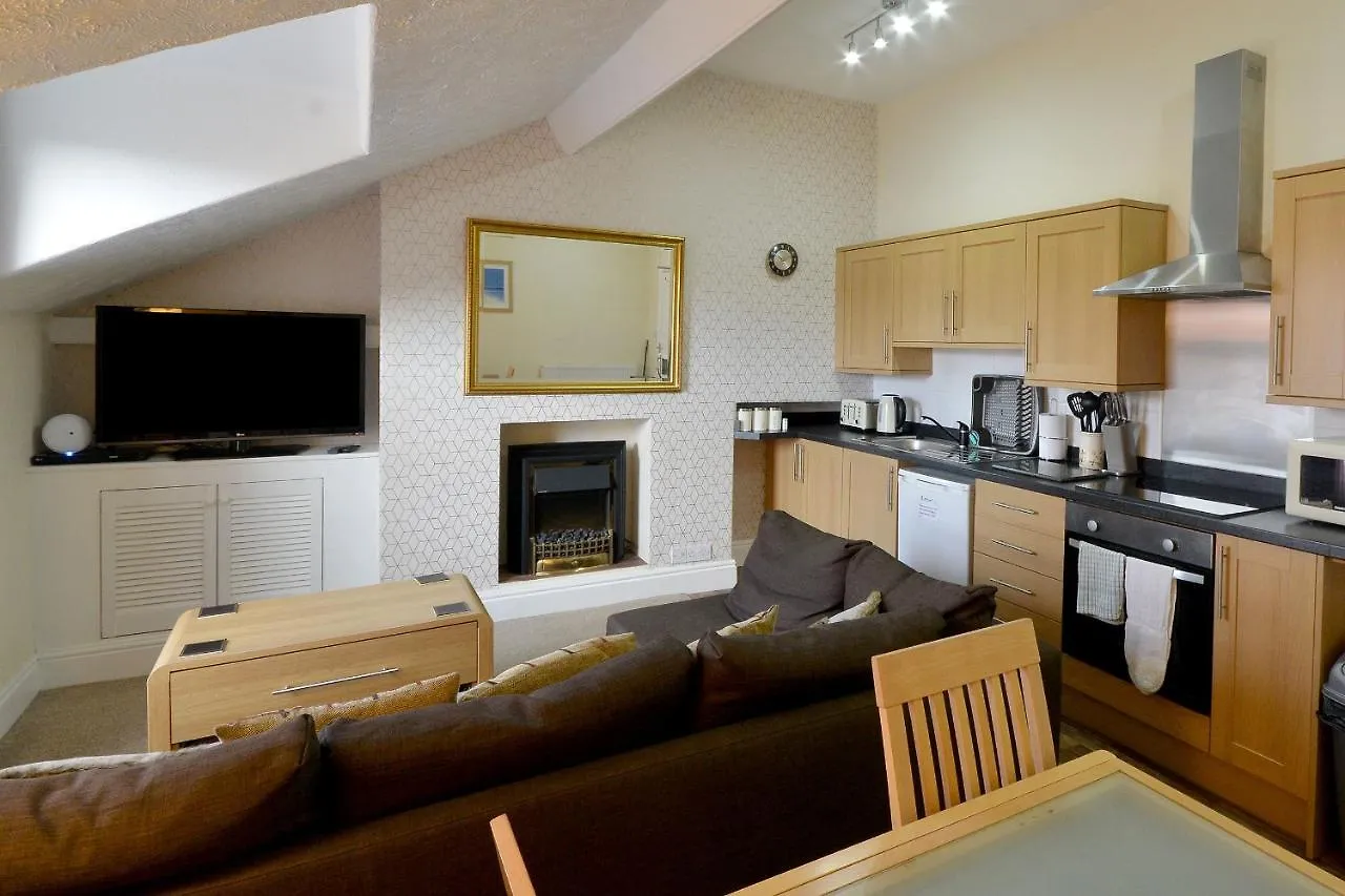 Brightwater 2Nd Floor Apartment For Up To 6 Guests Near North Bay Beach 0*, Scarborough United Kingdom